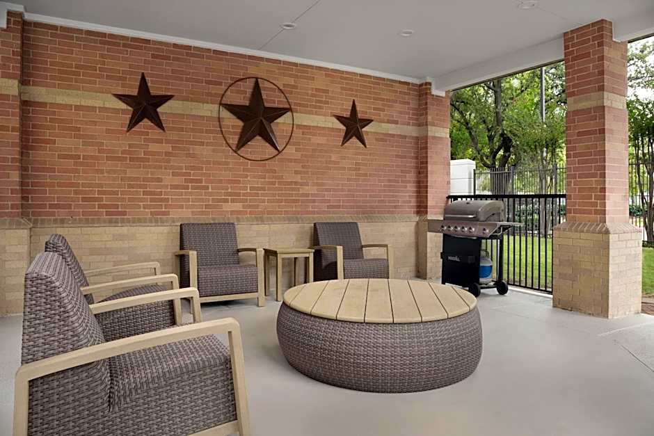 Courtyard by Marriott Dallas Addison/Quorum Drive
