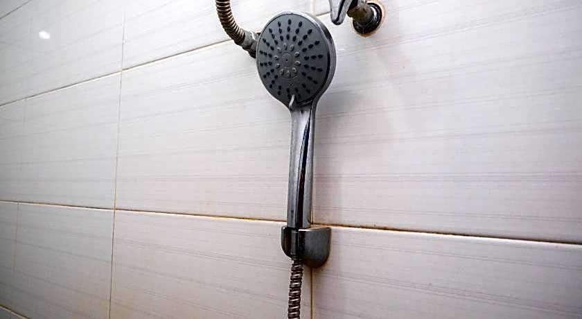 RedDoorz near Stasiun Solo Balapan 3