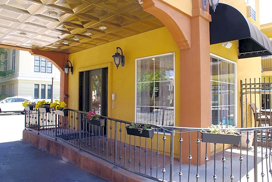 Napa Valley Hotel & Suites