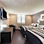 Ramada Plaza by Wyndham West Hollywood Hotel & Suites