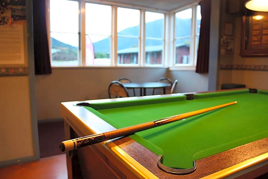 Owen River Tavern & Motels