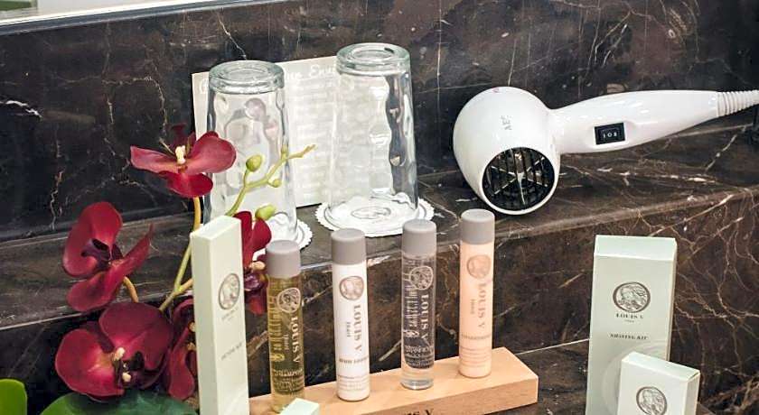 LOUIS V HOTEL LEBANON