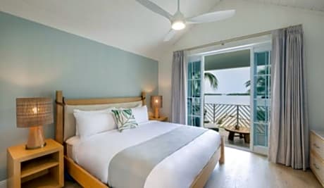 Brand New Bay Front king / King