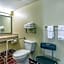 Econo Lodge Inn & Suite Clarksville