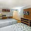 HomeTowne Studios by Red Roof Lancaster
