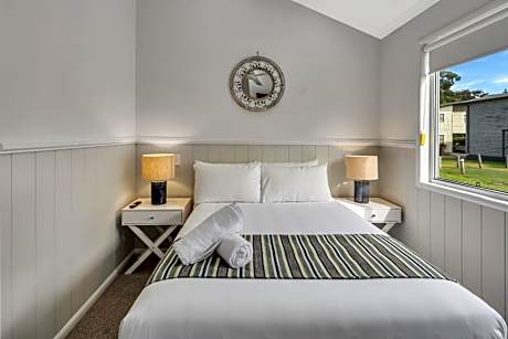 Bottlebrush Cabin (2BR)