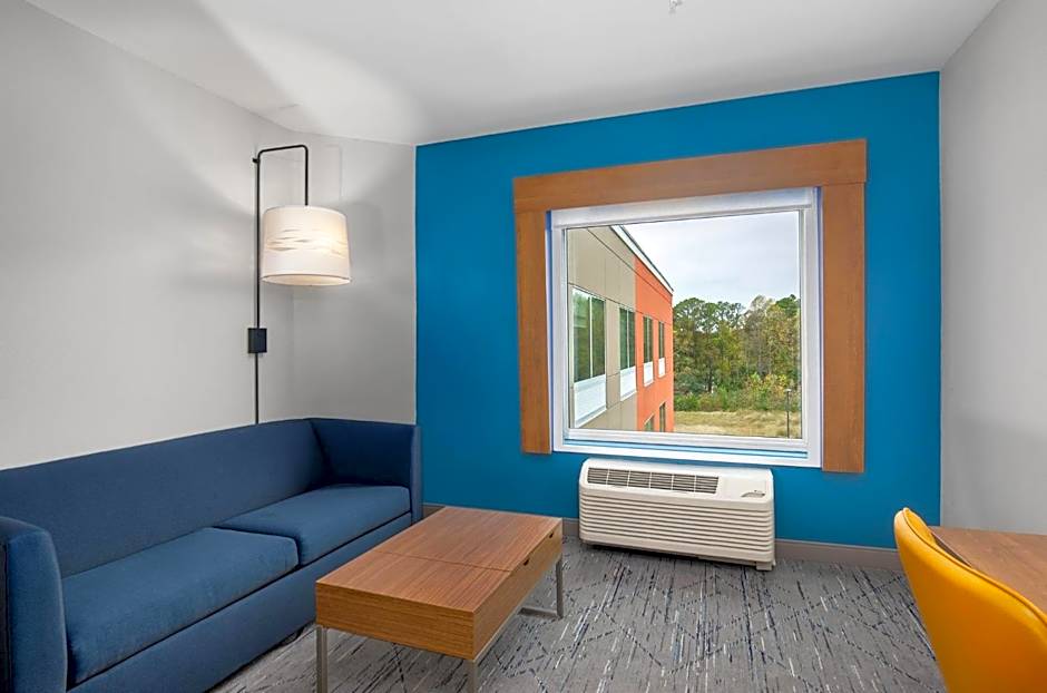 Holiday Inn Express & Suites - Carrollton West By IHG