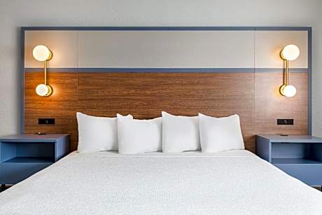 King Room - Non-Smoking