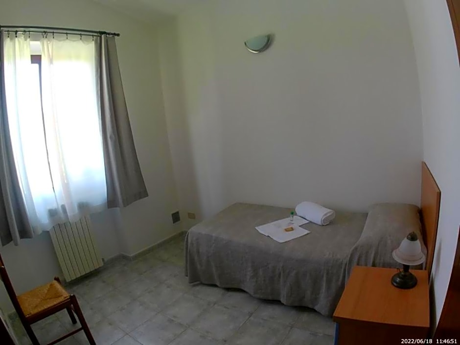 Terrae Eremis: Ristorante, Bar, B&B