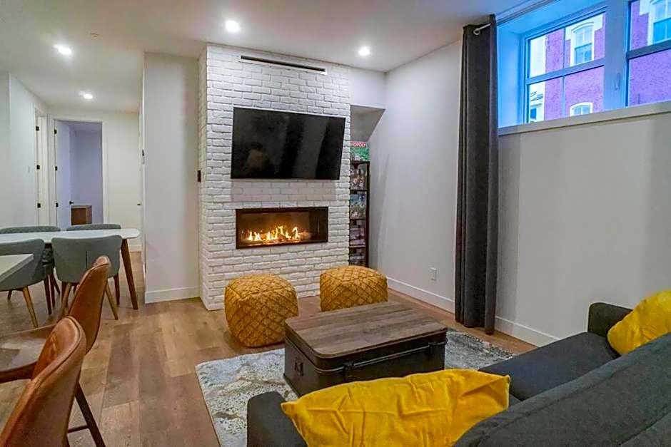 883 suite 102 Bromont Vieux Village 2cac , foyer