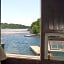 Boathouse Country Inn
