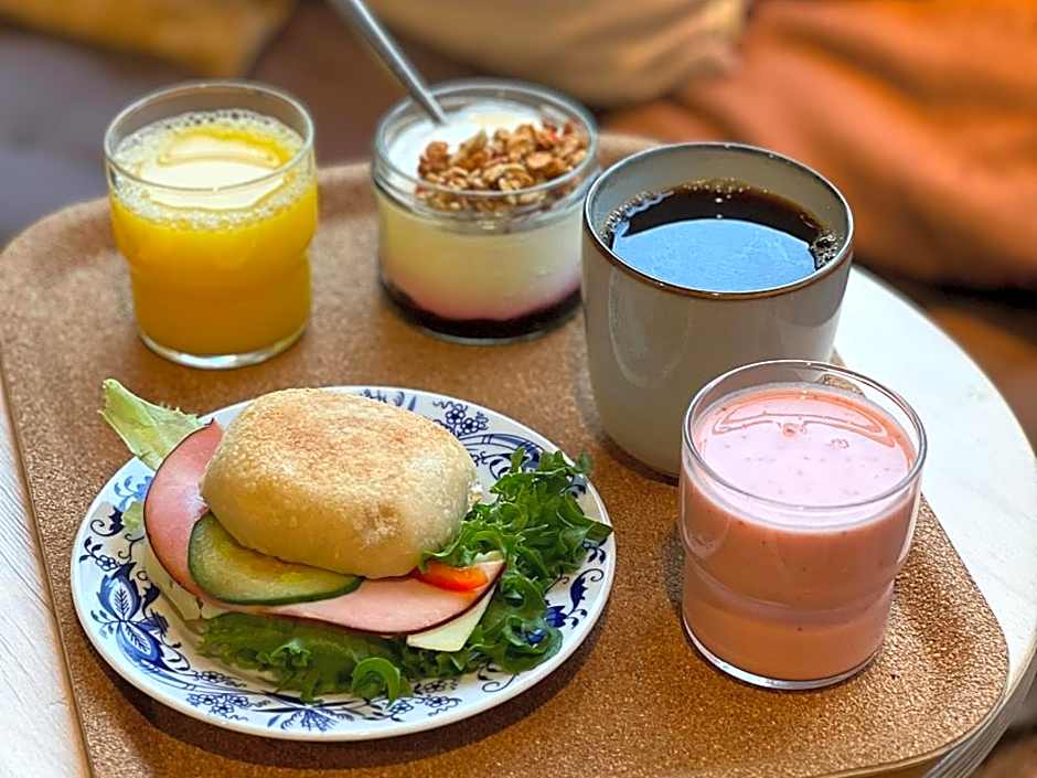 Hotel With Urban Deli