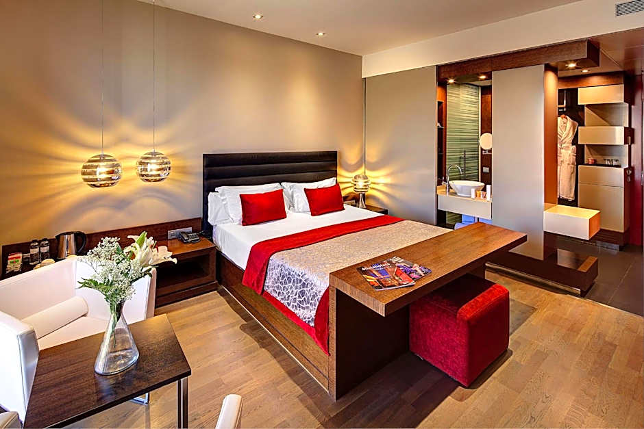 Olivia Plaza Hotel