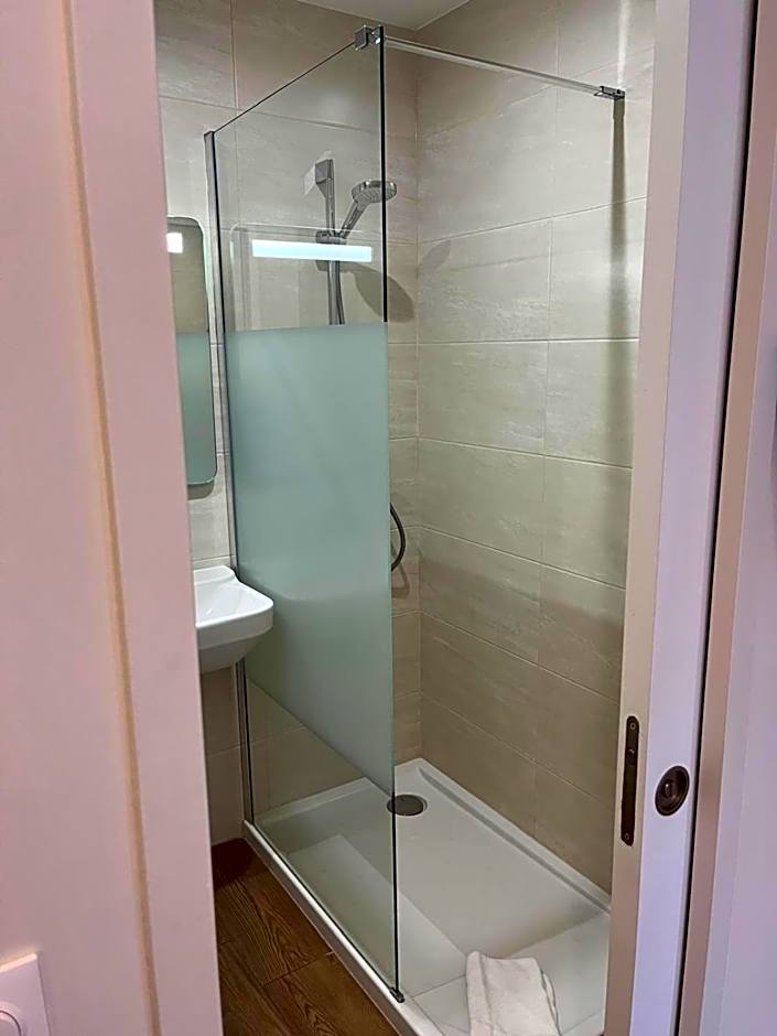 Hipotel Paris Voltaire Bastille