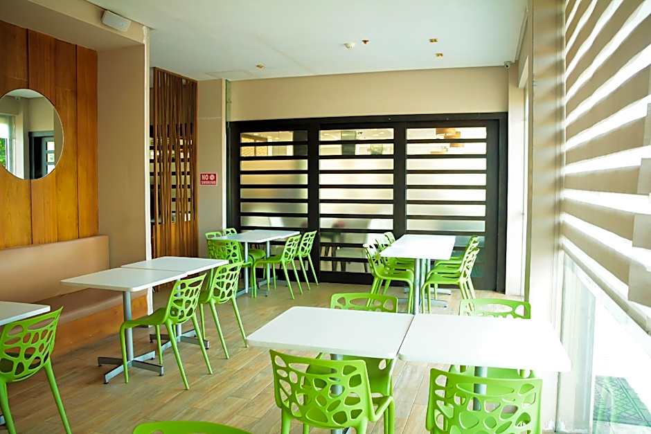 Casablanca Suites Near Airport