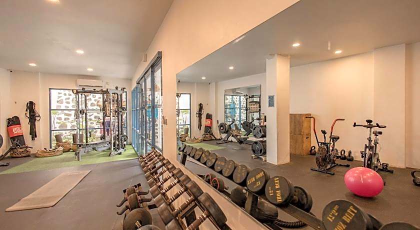 Seaesta Komodo Hostel & Hotel