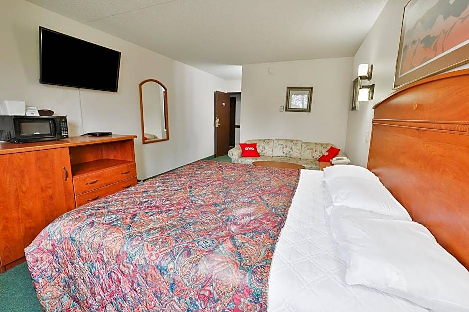 OYO Hotel Pipestone MN, Canterbury Park