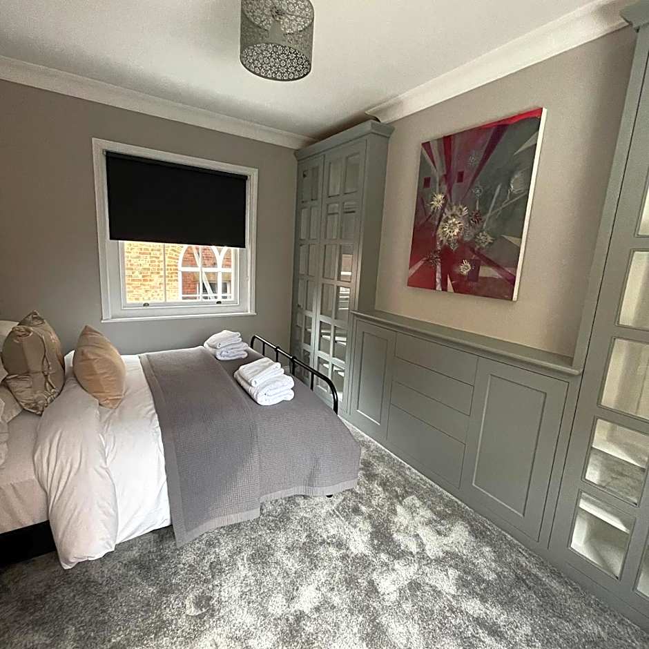 One Warwick Park Hotel