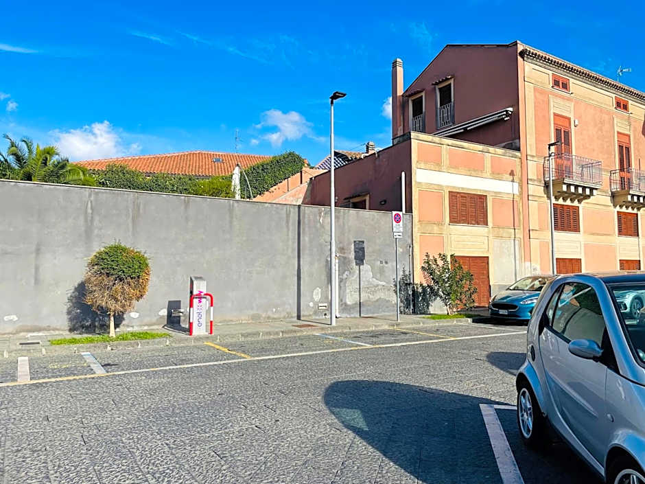 La Dama Dell'etna – Nicolosi, CA