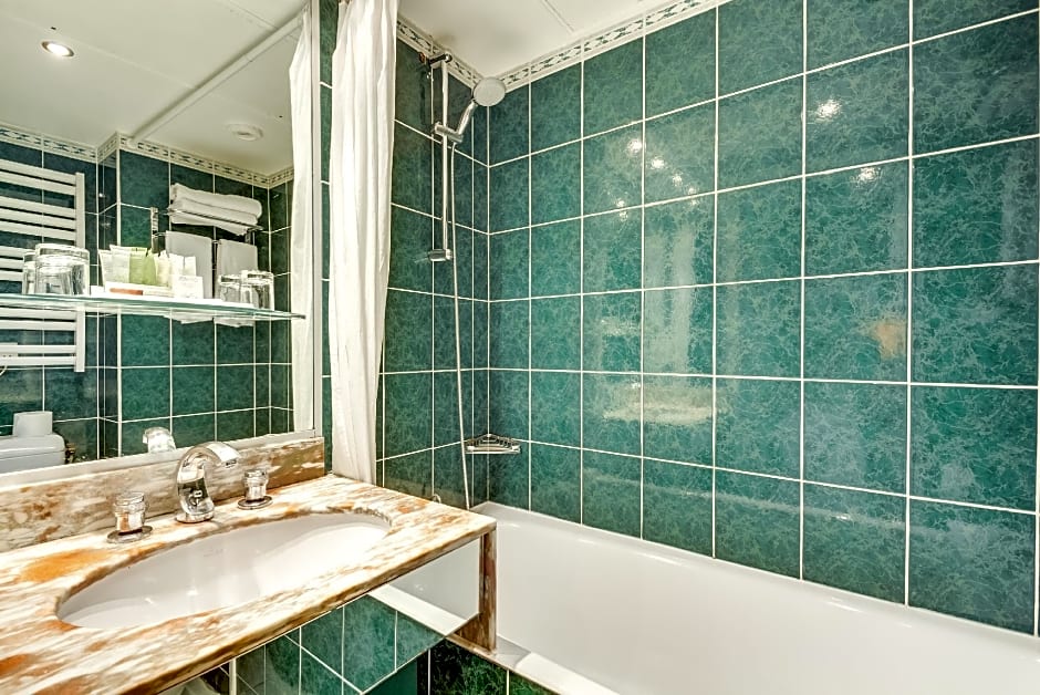 Villa Luxembourg – Paris, TX