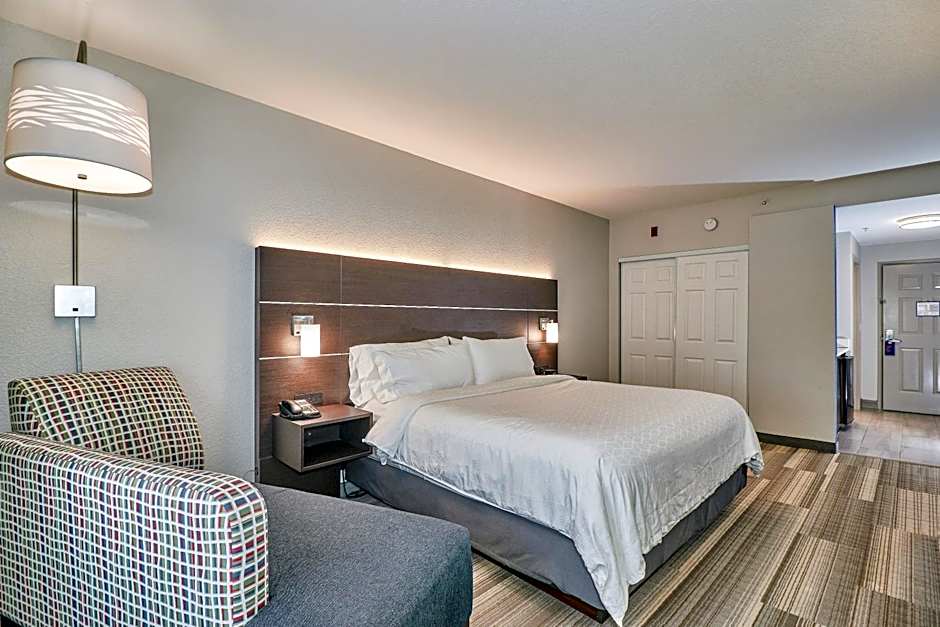 Holiday Inn Express Hotel & Suites Clearwater US 19 North By IHG