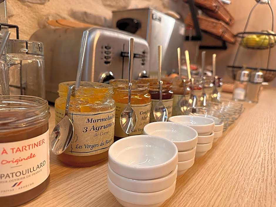 Auberge du Vieux Lanas Logis Hotel Restaurant