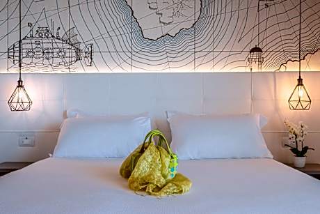 Deluxe Suite with Spa Bath