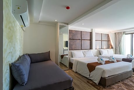 Deluxe Family Suite Ocean View