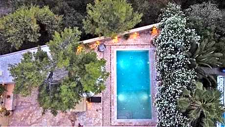 PLEIADES lUXURY APARTMENTS