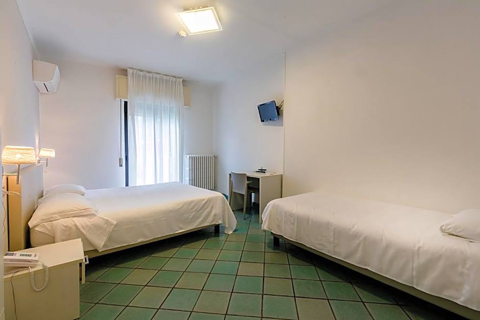Hotel Saviola