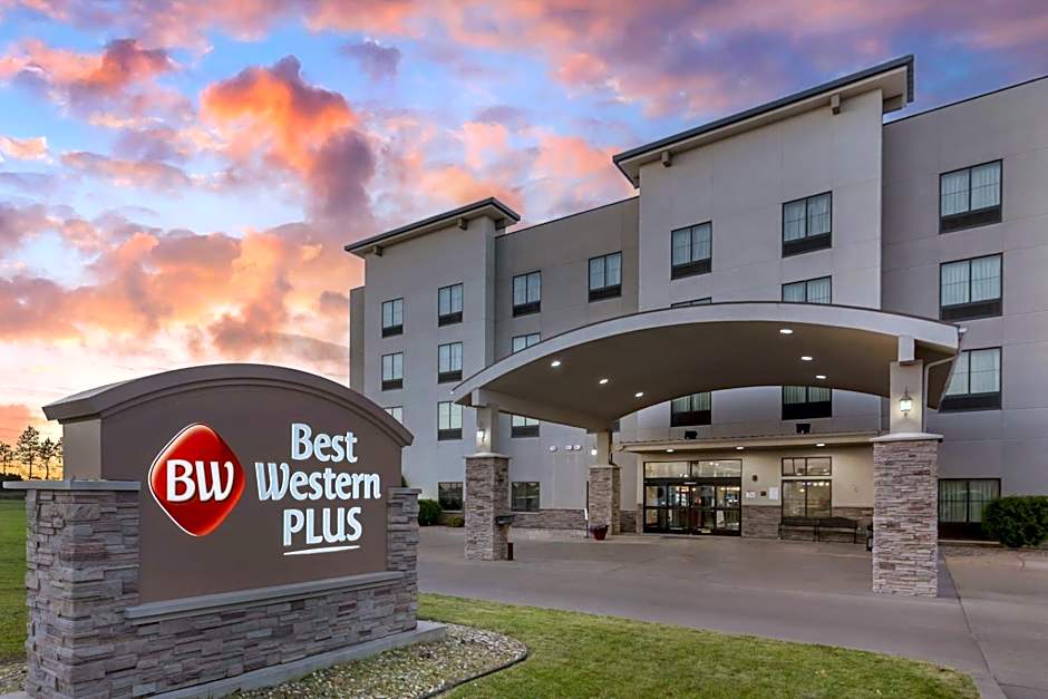 Best Western Plus Williston Hotel & Suites
