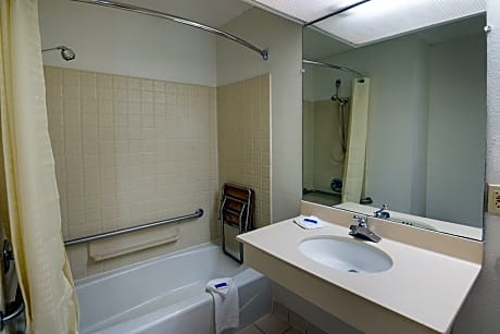 Deluxe Quadruple Room - Smoking