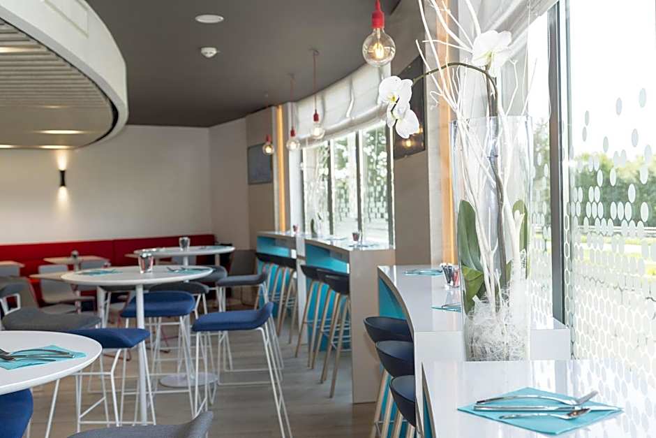 Holiday Inn Express Paris - Velizy By IHG