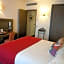 Westside Arc De Triomphe Hotel