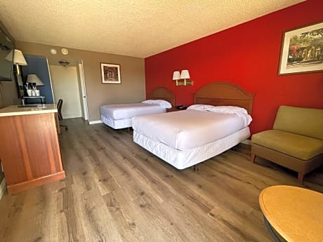 Queen Room with Two Queen Beds and Kitchenette - Non-Smoking