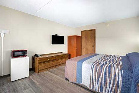 King Bed Accessible Non-Smoking