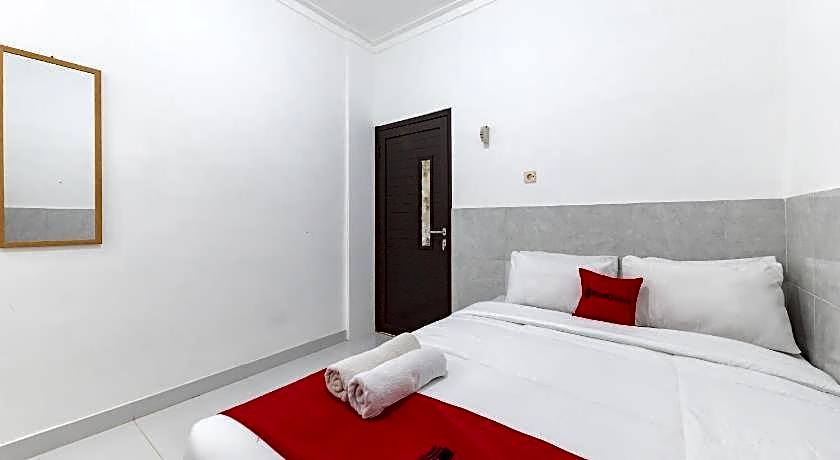 RedDoorz @ Kedawung Aurel Cirebon