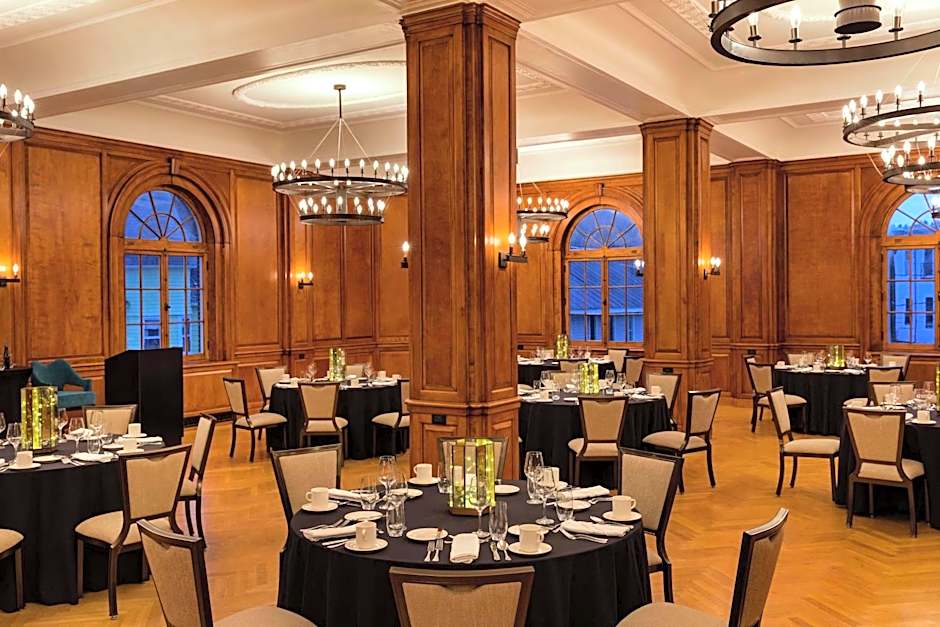 Hotel Saranac Curio Collection by Hilton