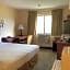 Luxury Inn And Suites
