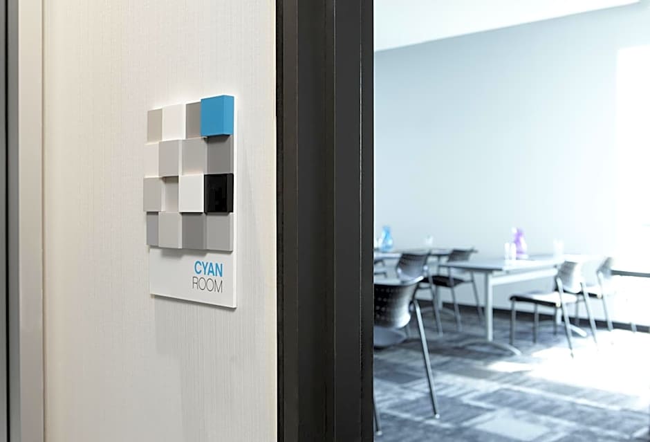 Alt Hotel Toronto Pearson