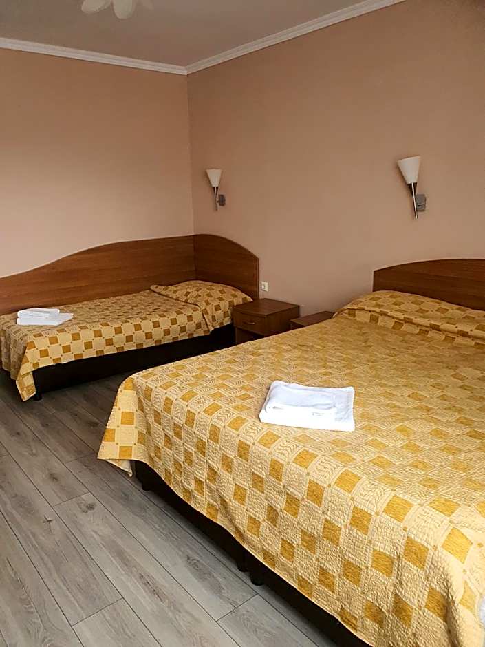 Family Hotel Central