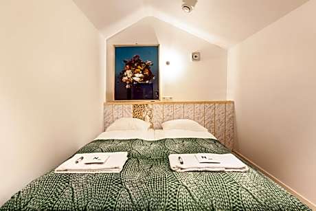 Printed House (shared bathroom)