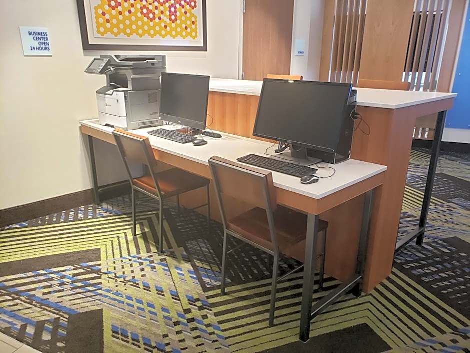 Holiday Inn Express And Suites Nashville North - Springfield By IHG