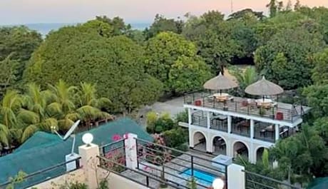 Casa Enrique Resort