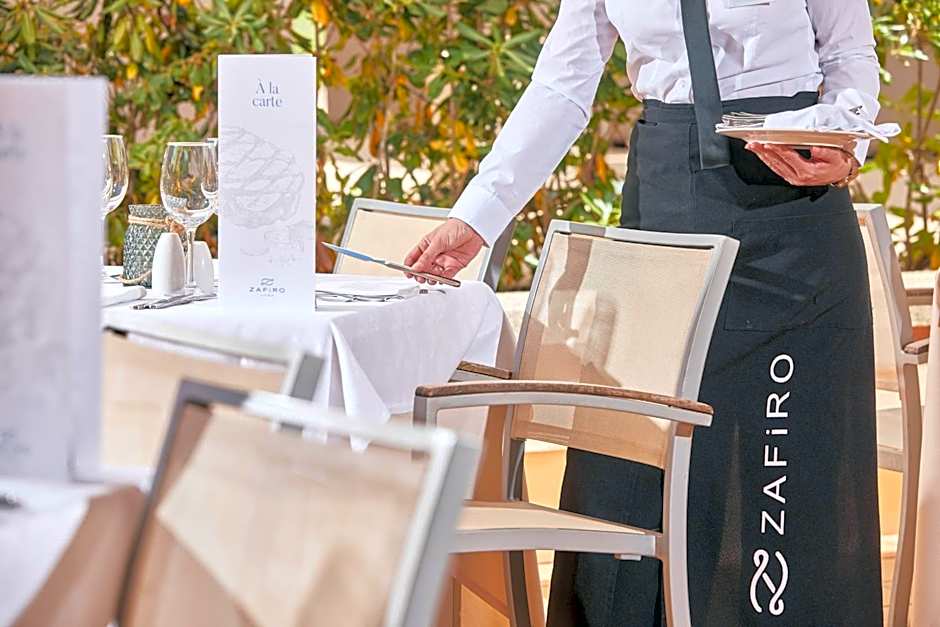 Zafiro Cala Mesquida