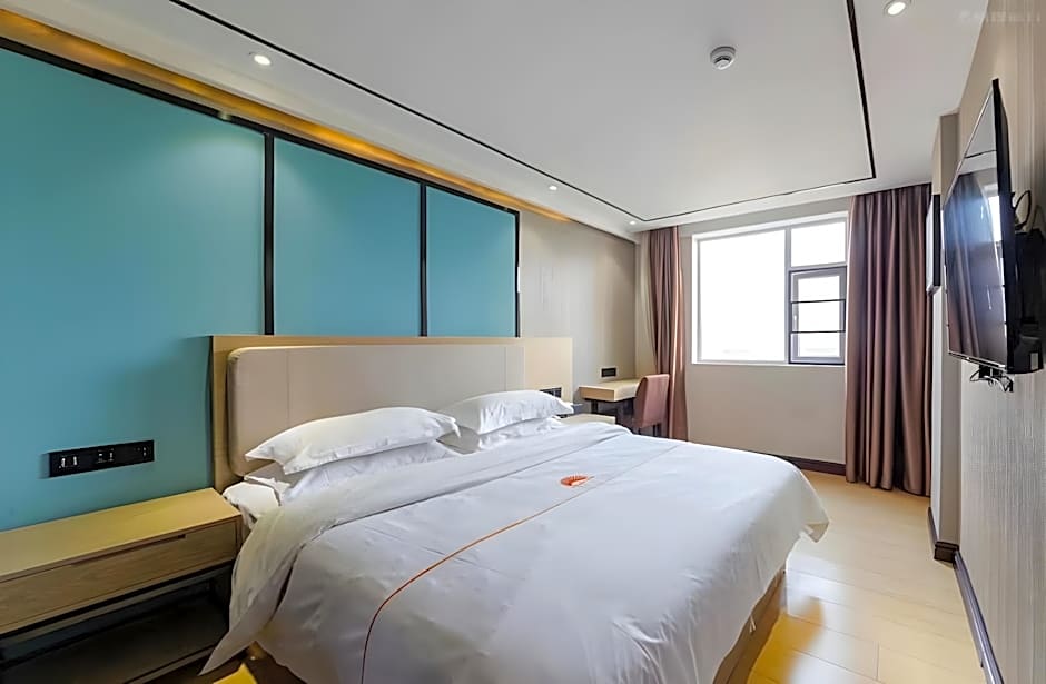 Photo 1 of 7 of Boutique 1 King Bed