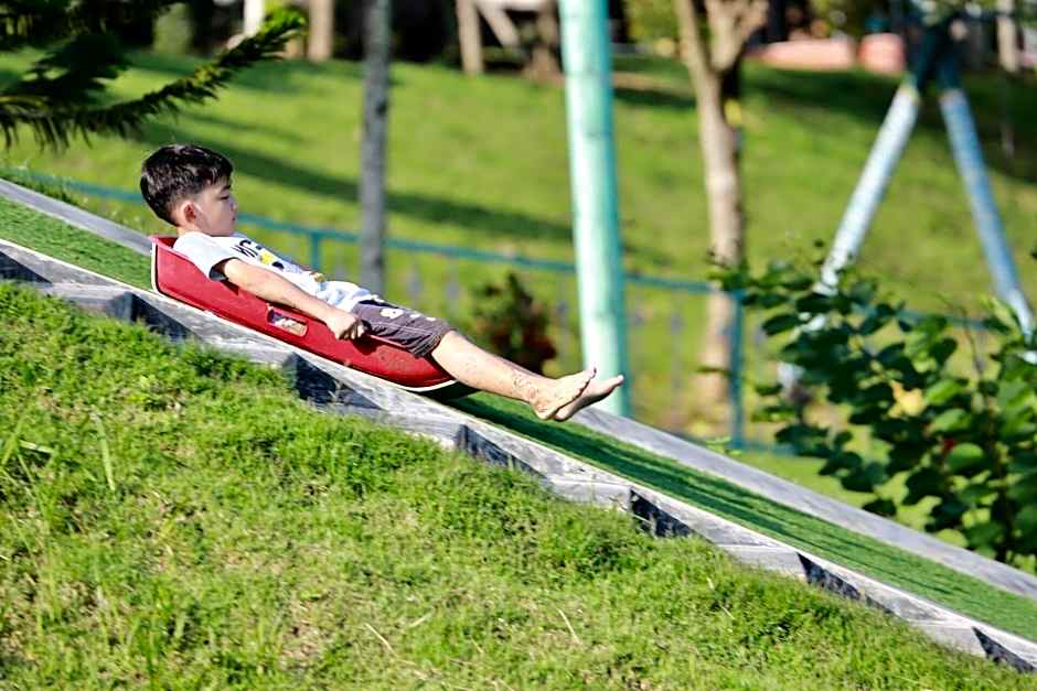 Tonsilp by The Moments Khao Yai