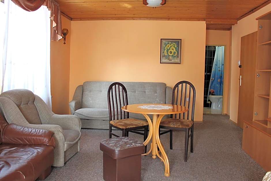 Photo 1 of 3 of Quadruple Room