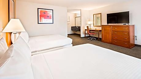 Accessible - 2 Queen Mobility Accessible Bathtub Non-Smoking Full Breakfast
