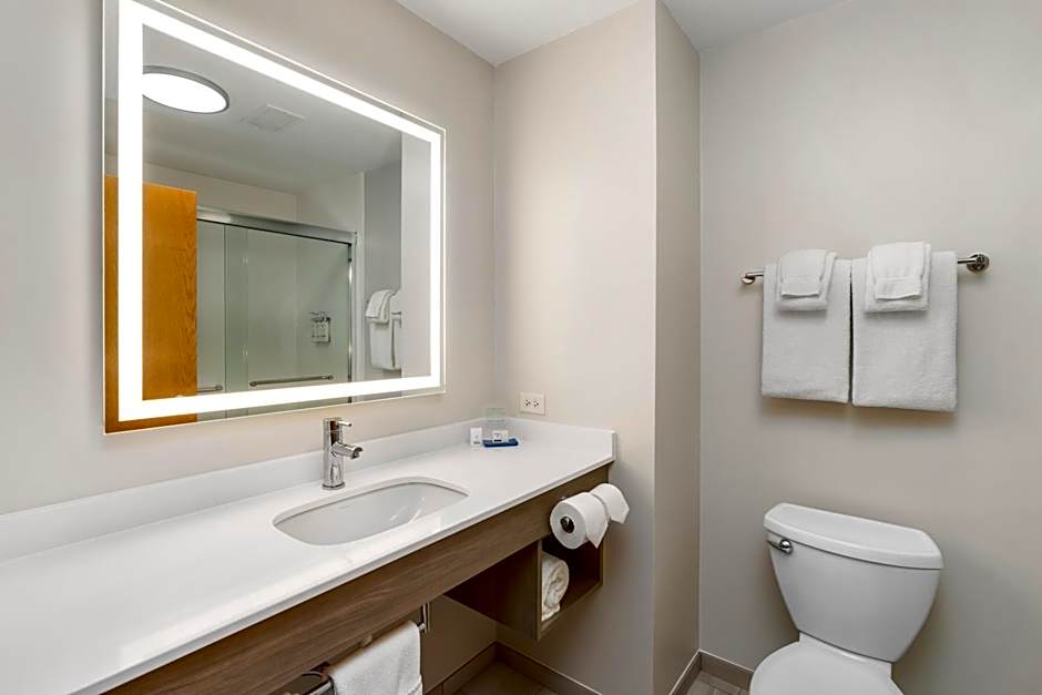 Holiday Inn Express Peru-Lasalle Area By IHG